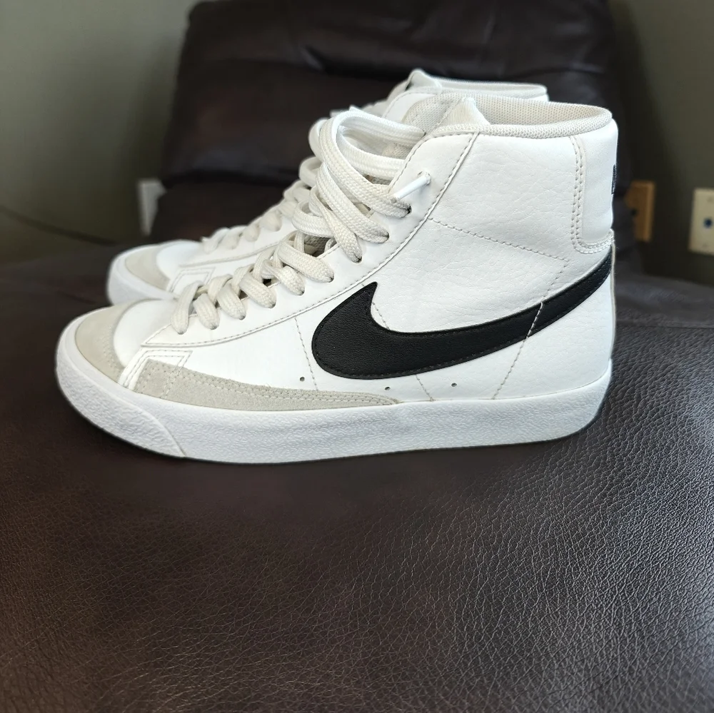 NIKE Blazer Mid 77 Vintage White Black - Picture 2 of 8